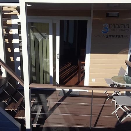 Hotel Hausboot Pula - Floating House Water Lily Esterno foto
